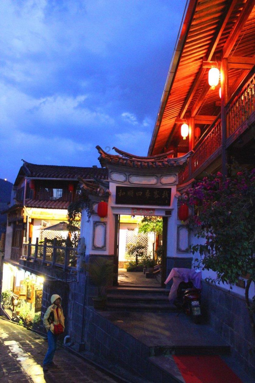 官方通报贵阳一居民家发生火灾致1死:针对救援过程发现的问题,已成立工作组